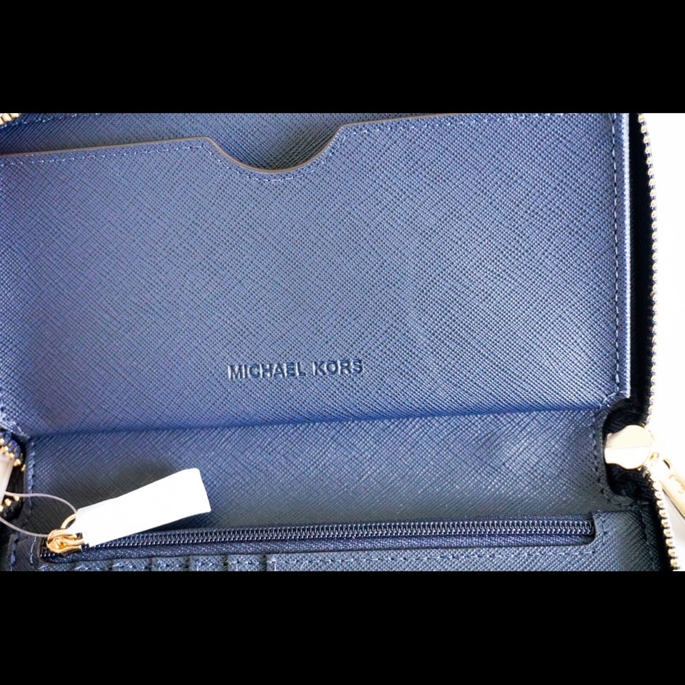 Michael Kors Large Leather Wristlet Navy Blue - Picture 6 of 8